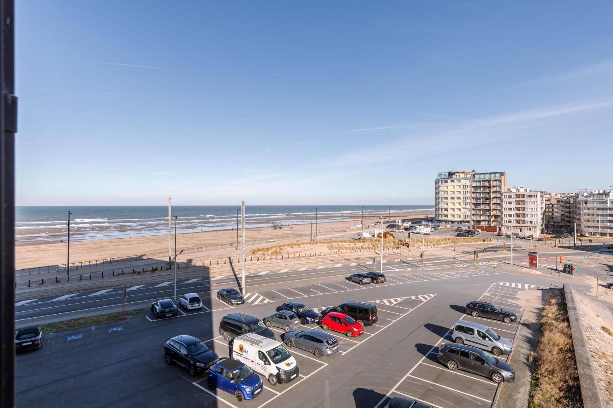 Huswell - Spacious & Modern Sea View Apartment With Garage Остенде Экстерьер фото