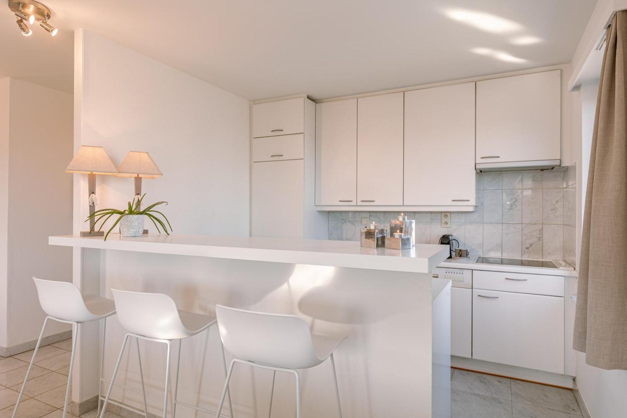 Huswell - Spacious & Modern Sea View Apartment With Garage Остенде Экстерьер фото